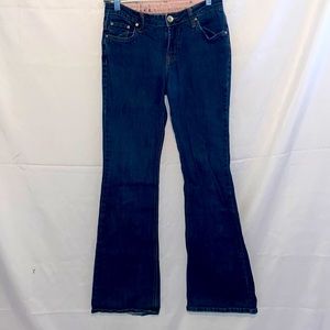 Adorable L.e.i flare jeans!